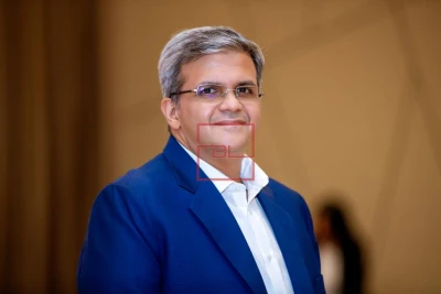 Yealink and DVCOM Lead Hybrid Work Revolution with AI Innovations Unveiled at GITEX 2024