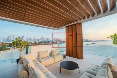 New Pinnacle of Luxury Living: Lavish Coastal Residence Unveiled on La Mer South